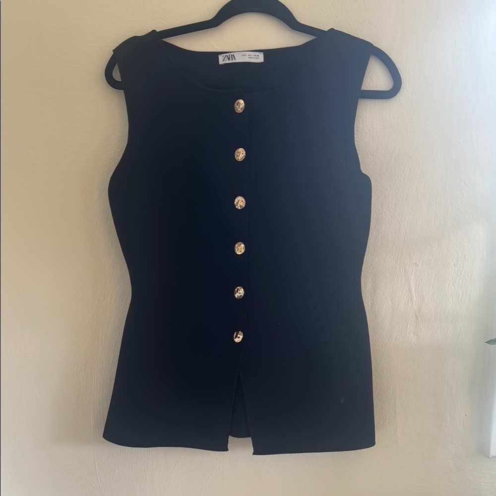 Zara Black Sleeveless Button-Up Top